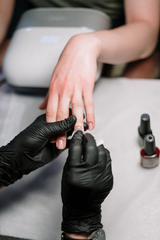 The Ultimate Guide to Sculpted Gel Nails: Achieving Salon-Quality Nails at Home