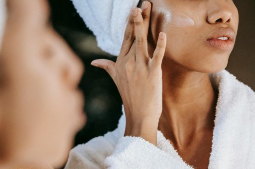 The Ultimate Guide to a Skincare Routine for Dry and Sensitive Skin